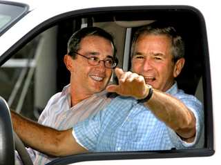 Illustration for article titled Pics: Bush giving world leaders rides in his F250